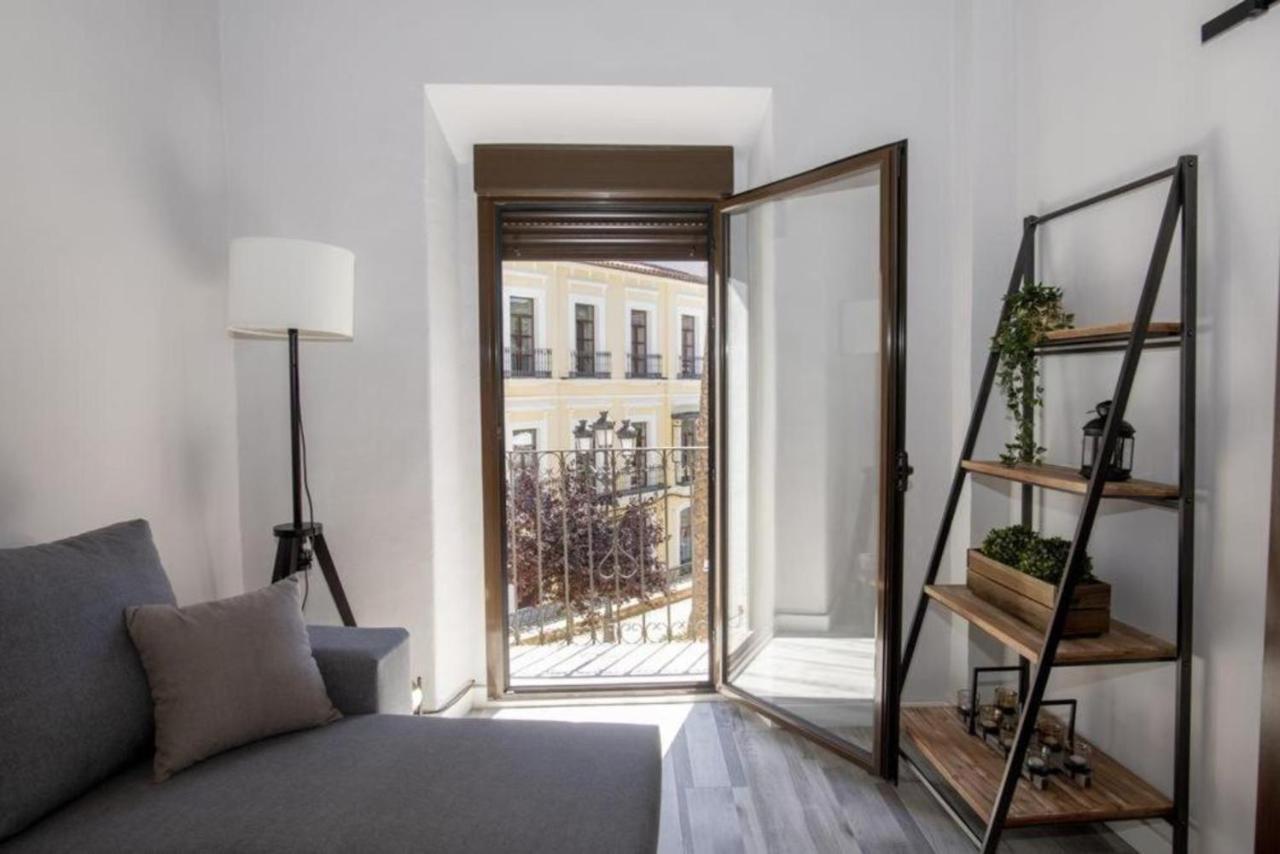Elegante Apartamento Para 5 En El Centro De Caceres Con Wifi Exterior foto