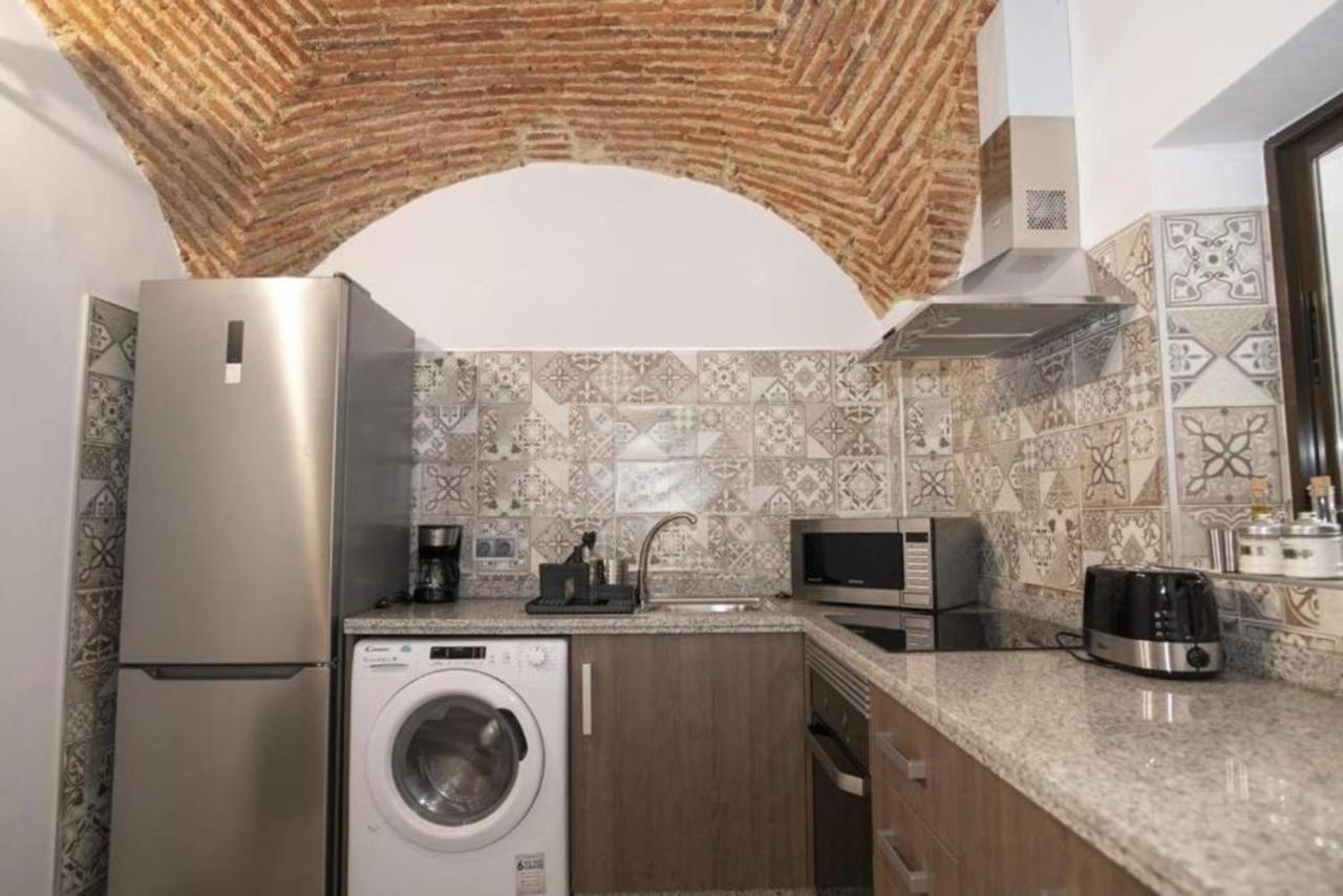 Elegante Apartamento Para 5 En El Centro De Caceres Con Wifi Exterior foto