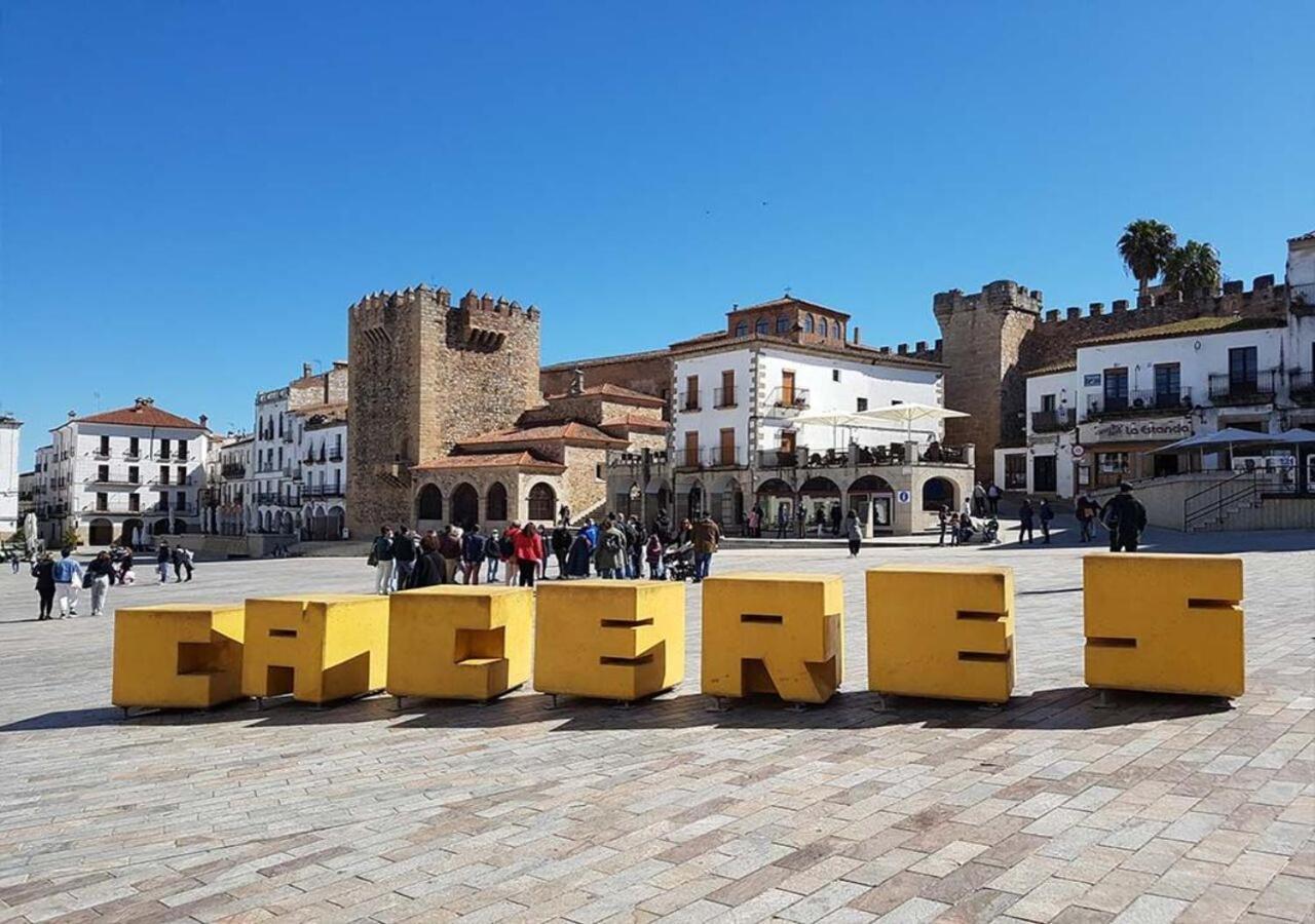 Elegante Apartamento Para 5 En El Centro De Caceres Con Wifi Exterior foto